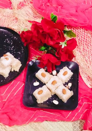 A picture of Coconut burfi (nariyal burfi)😋.