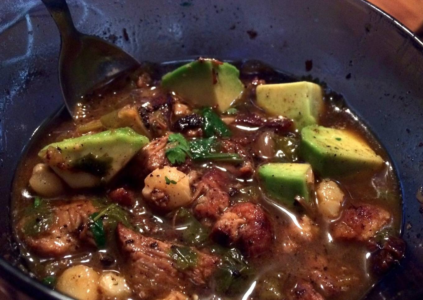 Pozole de masitas de puerco fritas