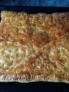 Una foto de Empanada de atún con hojaldre