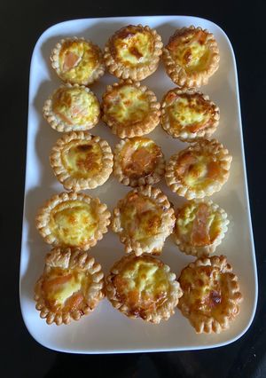 Une photo de Mini quiches au saumon