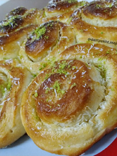عکسی از دستور نان رول نارگیلی