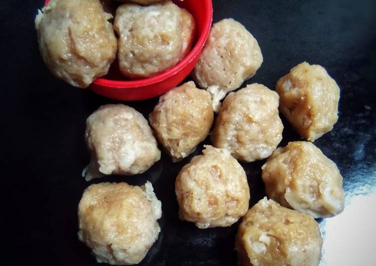 Cara Gampang Menyiapkan Bakso Ayam Homemade, Bisa Manjain Lidah