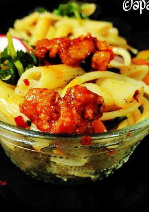 পাস্তা আগলিও ই ওলিও উইথ সসি চিকেন(pasta aglio olio with saucy chicken) রেসিপির প্রধান ছবি