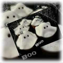 👻🎃🕸Baby Ghost Cupcakes🕸🎃👻 A picture of 👻🎃🕸Baby Ghost Cupcakes🕸🎃👻.