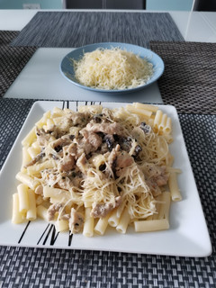 Tejszínes - gombás csirkemell gluténmentesen recept fotója