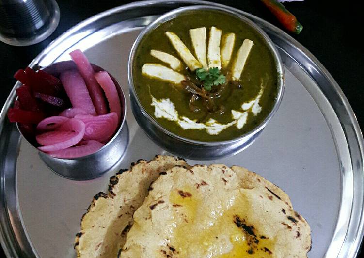 Simple Way to Make Quick Makki ki Roti with Palak Paneer