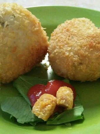 Langkah Mudah untuk Menyiapkan Resep  Rice Ball (Nasi Kepal) - Onigiri goreng yang Menggugah Selera, Sempurna