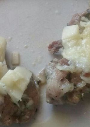 Una foto de Filetes de bondiola de cerdo con muzzarela y muchos sabores
