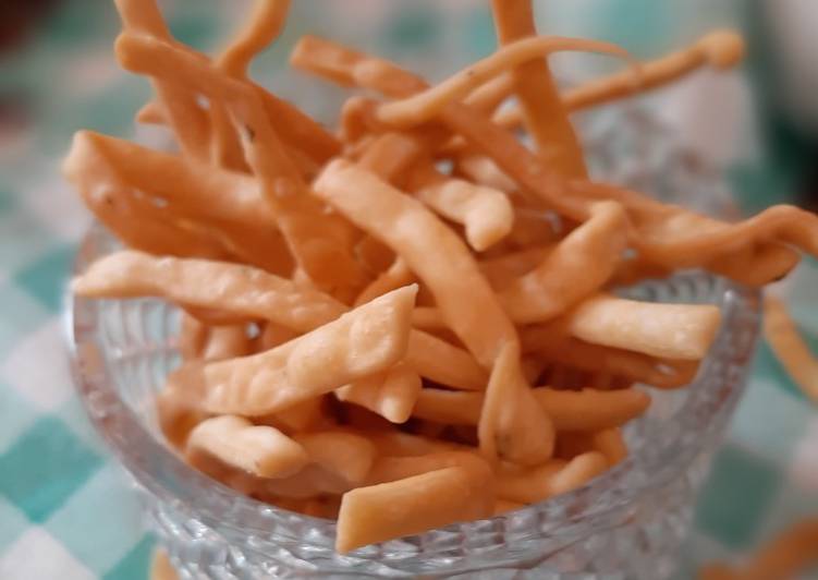 Bagaimana Menyiapkan Garlic Cheese Stick (Stik keju bawang - Kue bawang) Anti Gagal