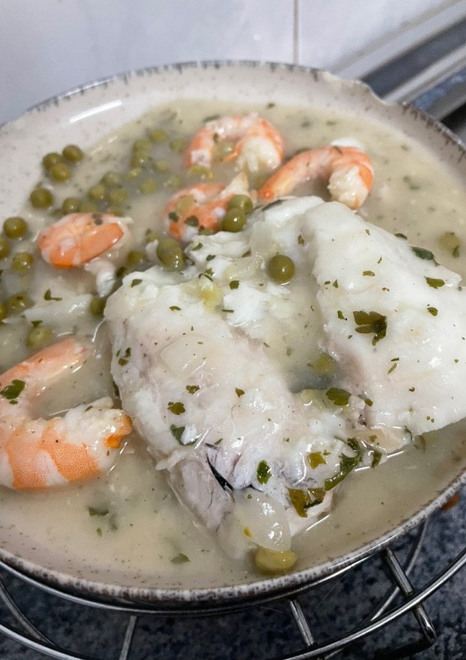 Una foto de Merluza en salsa verde