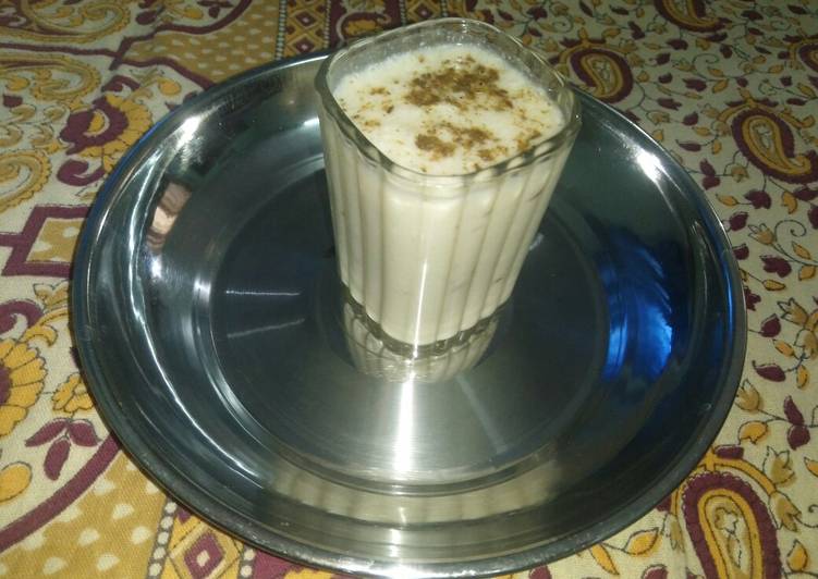 How to Make Quick Banana lassi