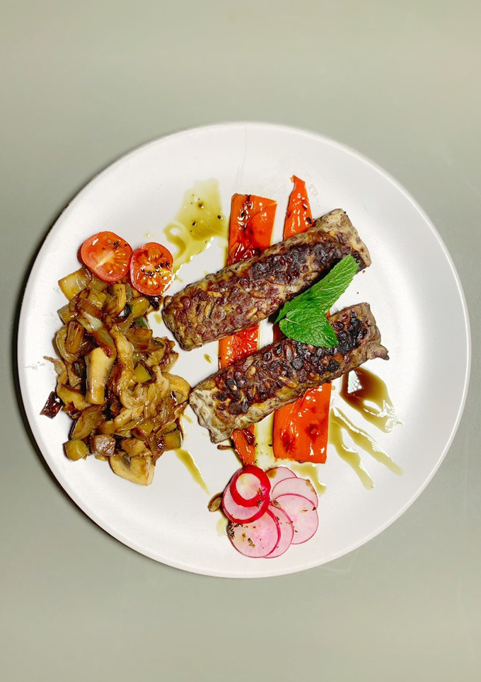 Una foto de Tempeh macerado 1 picante (vegan)