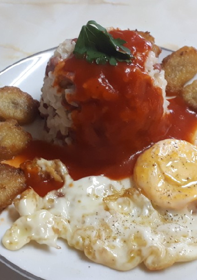 Una foto de Arroz a la cubana