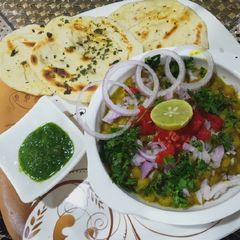 A picture of Matar kulcha.