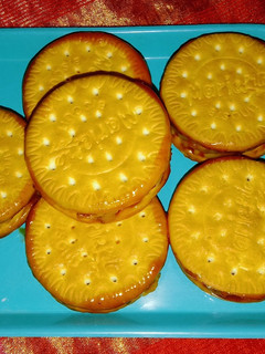 बिस्कुट सैंडविच(biscuit sandwich recipe in hindi) रेसिपी मुख्य फोटो