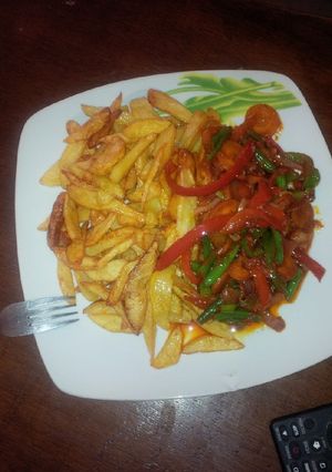 A picture of Irish petetoes with verges with beef.