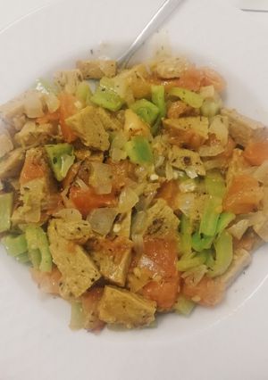Una foto de Seitán con verduras