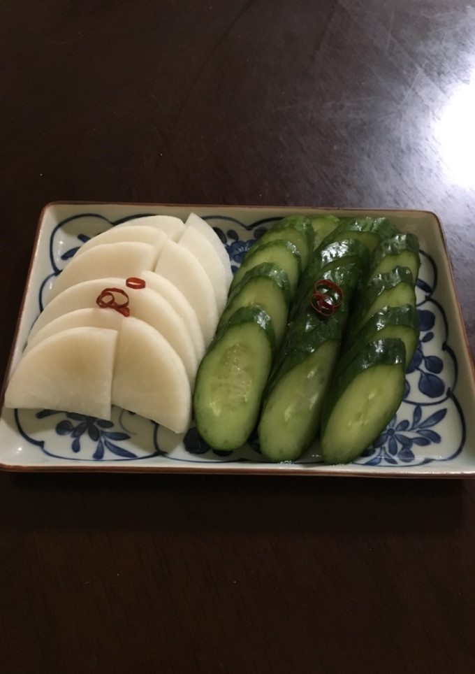 Una foto de Nukazuke～verduras encurtidas a la japonesa en el salvado～