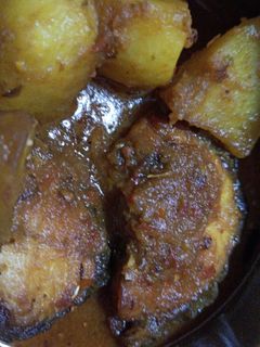 রুই মাছের ঝোল (rui maacher jhol recipe in Bengali) রেসিপির প্রধান ছবি