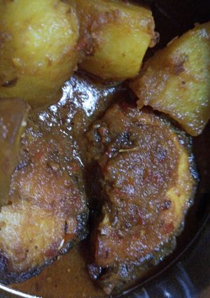 রুই মাছের ঝোল (rui maacher jhol recipe in Bengali) রেসিপির প্রধান ছবি