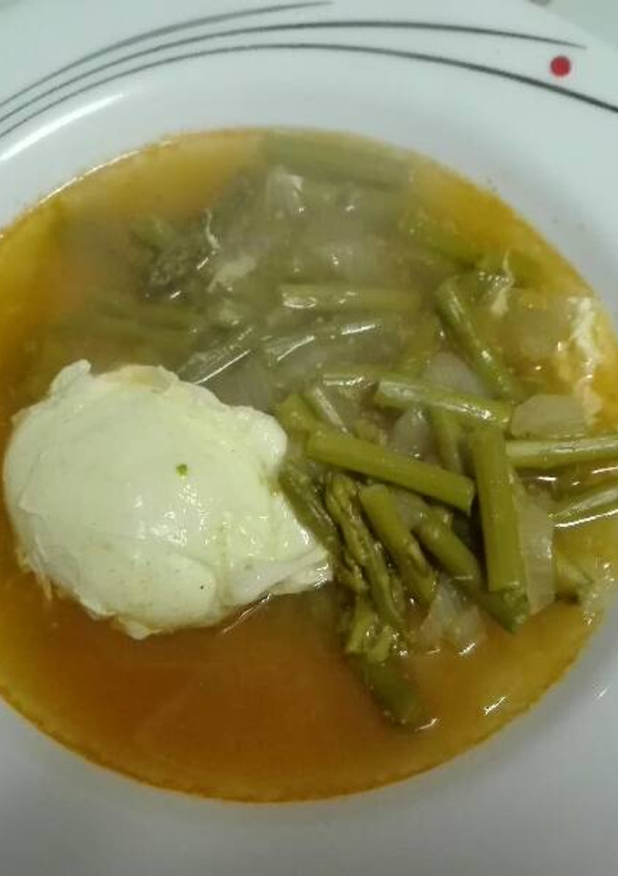 Una foto de 880 Caldo de espárragos
