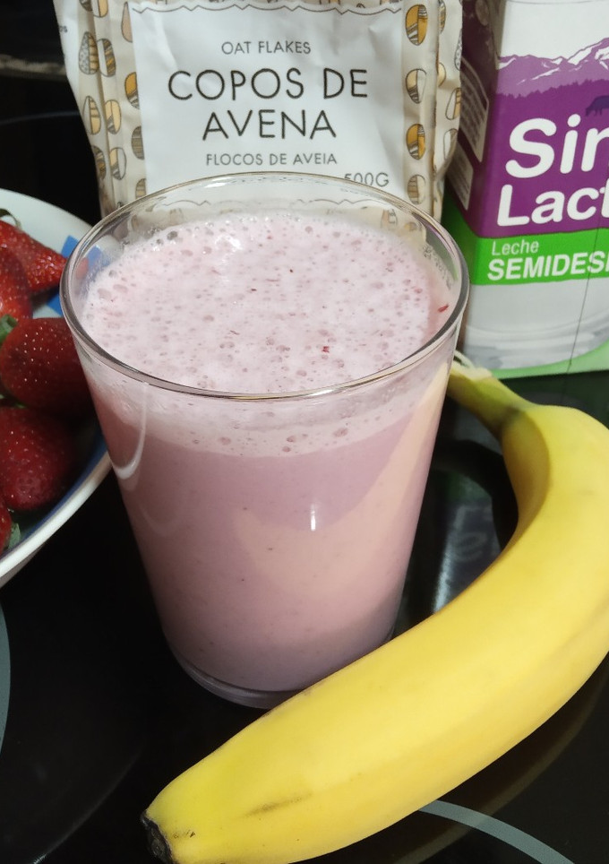 Una foto de Batido de fresas, plátano y avena