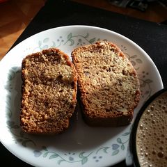A picture of Date-n-walnut Loaf Cake.