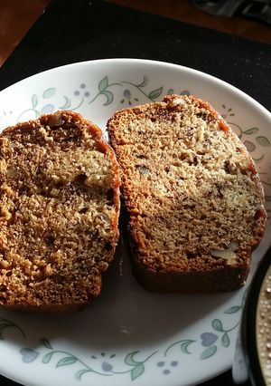 A picture of Date-n-walnut Loaf Cake.