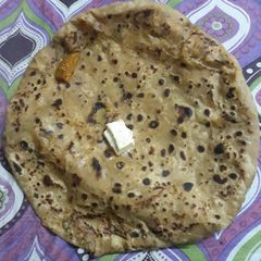 A picture of Aloo onion parantha.