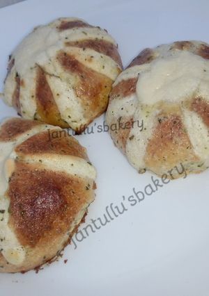 A picture of Cream Cheese Garlic Bread.