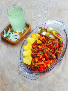 عکسی از دستور خوراک سبزیجات (کدوسبز.بادمجان.سیب زمینی.گوجه)