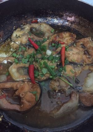 Hình của món Cá hú kho, canh bí nấu xương chân gà.