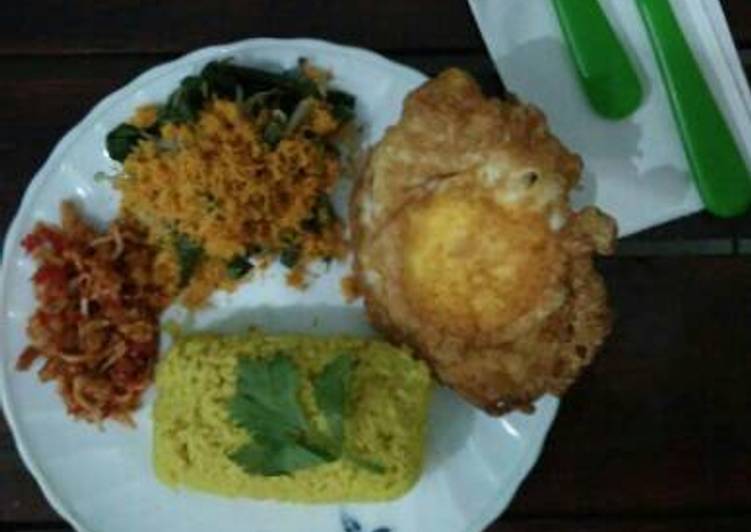 Nasi kuning Nasi kuning