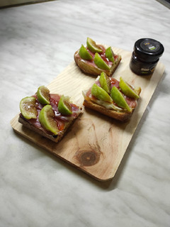 Foto di Bruschette con fichi