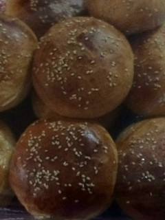 Una foto de Pan de leche relleno de queso