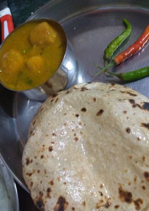 A picture of Gheeya/ lauki pakori ki sabji.