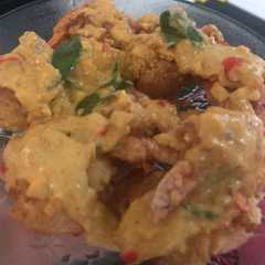 A picture of Creamy shrimp salted egg (udang goreng telur asin).