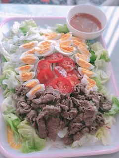 Hình của món Salad bò trứng & sốt cà chua.