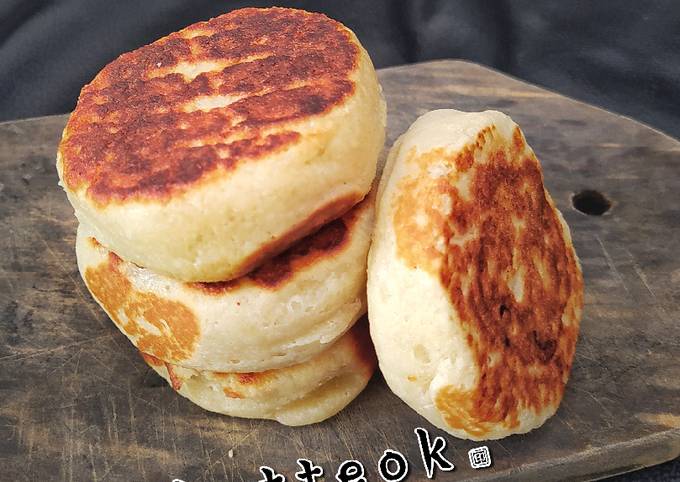 Hotteok (Korean Sweet Pancake)