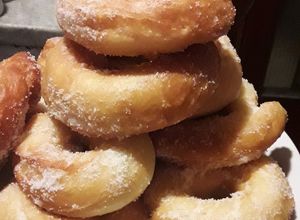 Una foto de Donuts !! Esponjosas y riquĂsimas