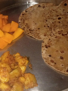 જીરા પરાઠા(jira parotha recipe in Gujarati) રેસીપી મુખ્ય ફોટો