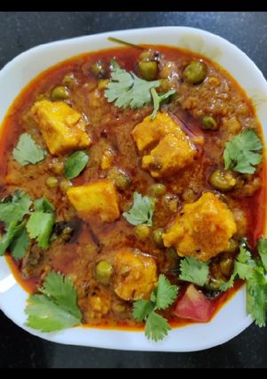પનીર વટાણા નું શાક (Paneer Vatana Shak Recipe In Gujarati) રેસીપી મુખ્ય ફોટો