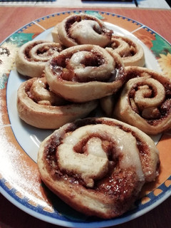 Una foto de Rollitos de canela y manzana 💜
