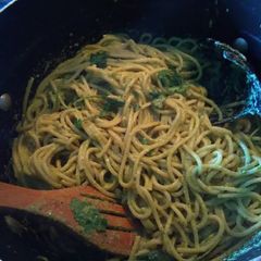 A picture of Green spaghetti.