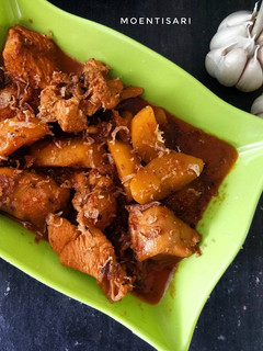 Foto resep Semur ayam kentang