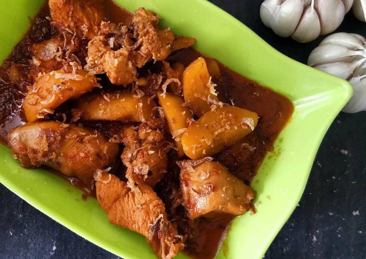 Resep: LezatSemur ayam kentang 