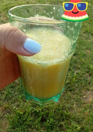 Una foto de Frapee de naranja y 🍎 Súper fácil