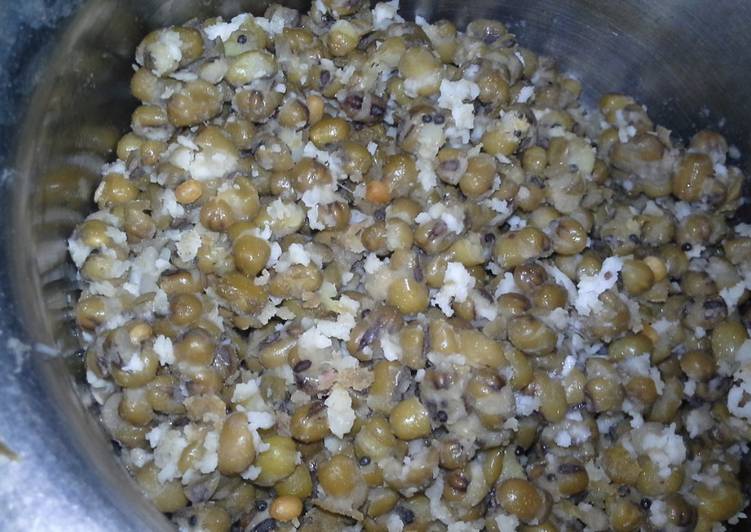 Steps to Prepare Speedy Payaru Sundal-Sprout sundal