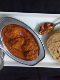 ભરેલા બટાકા નું શાક (Bharela Bataka Shak Recipe In Gujarati) રેસીપી મુખ્ય ફોટો