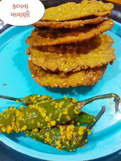 બાજરી ના લોટ ની જીરા પૂરી (Bajri Flour Jeera Poori Recipe In Gujarati) રેસીપી મુખ્ય ફોટો